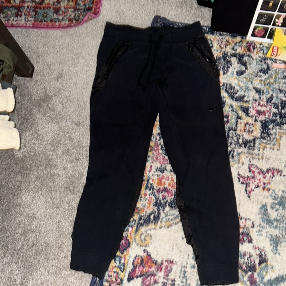 Nike // Women's Black Advance 15 Fleece Jogger Pants